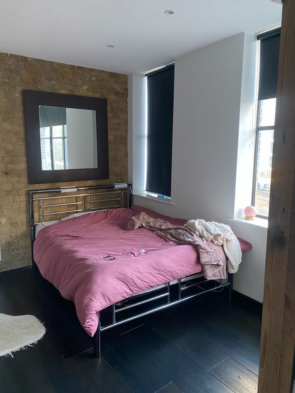 Flat Kingsland Road in Greater London