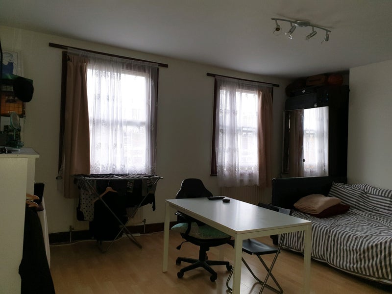 Room Evering Road in Greater London
