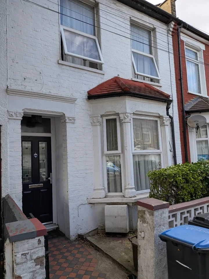 Room Wakefield Street in Greater London