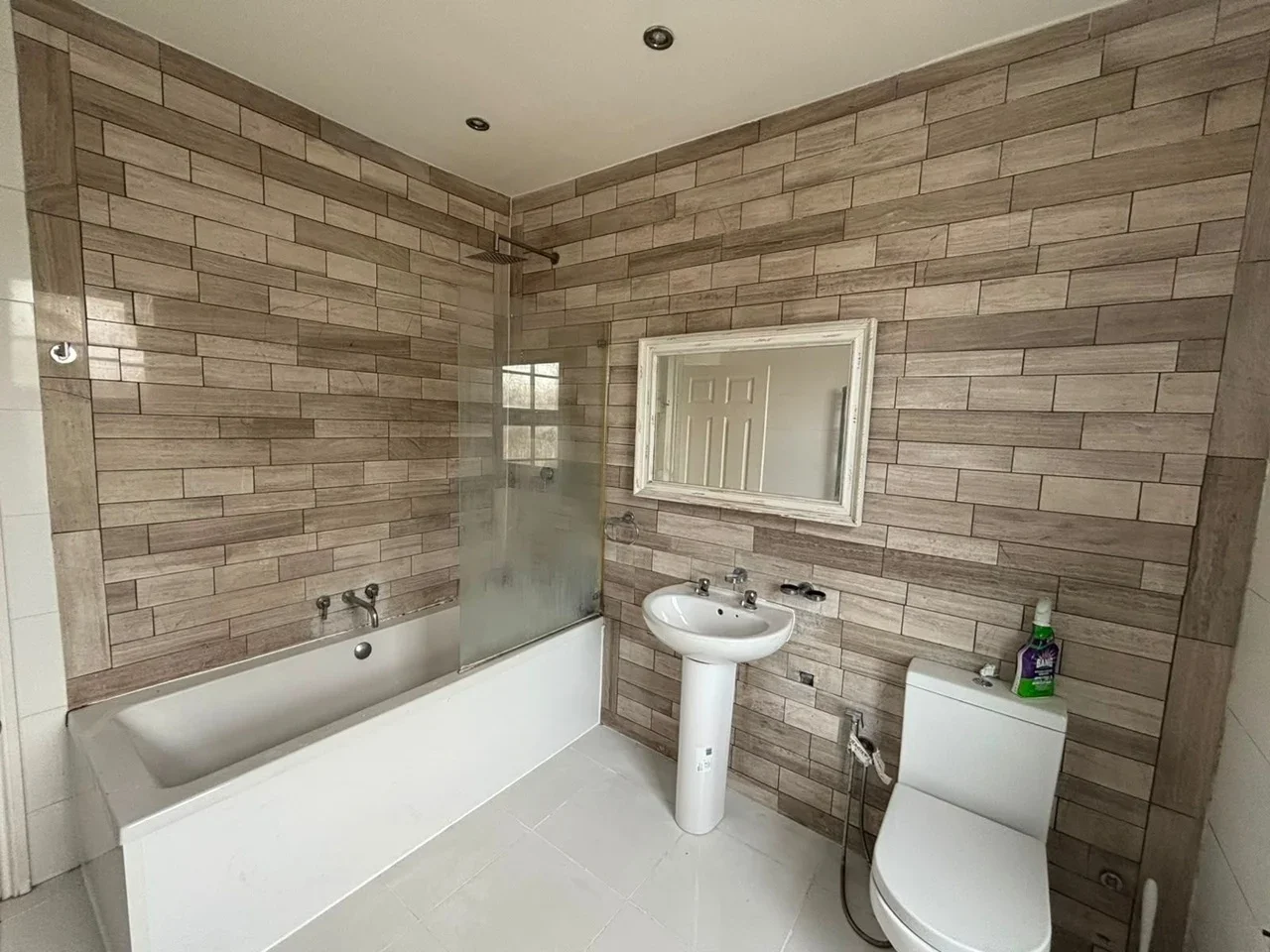 Room Hazeldene Road in Greater London