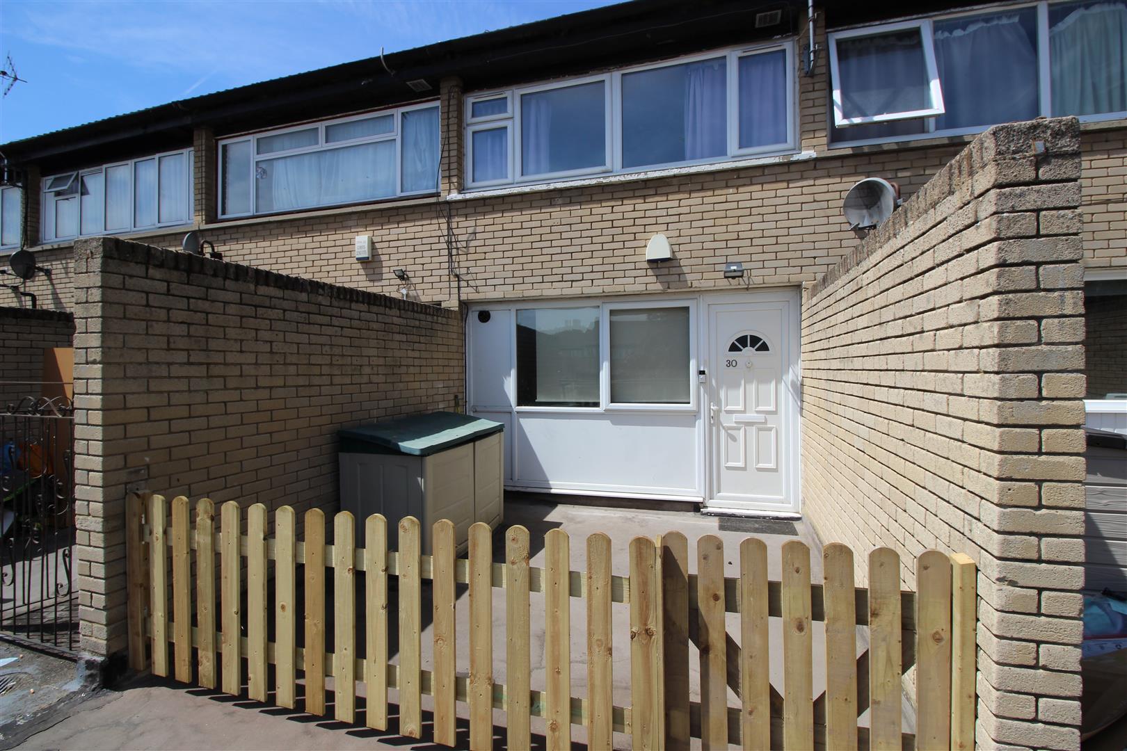 Room Barchester Close in Greater London