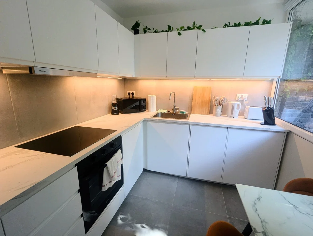 Flat Kirwyn Way in Greater London