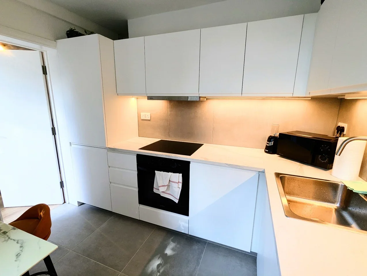 Flat Kirwyn Way in Greater London