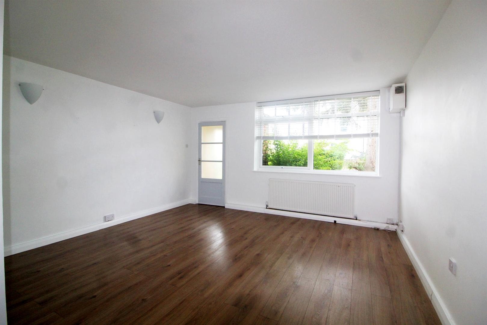 Flat Granville Road in Greater London