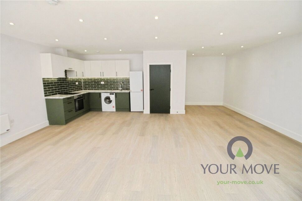 Flat Paradine Court in Bedford