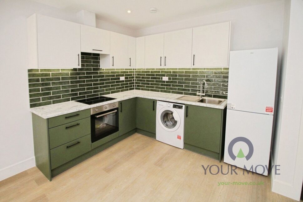 Flat Paradine Court in Bedford