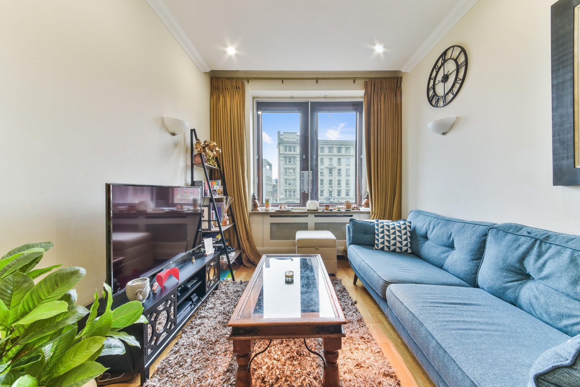 Flat Hatfields in Greater London
