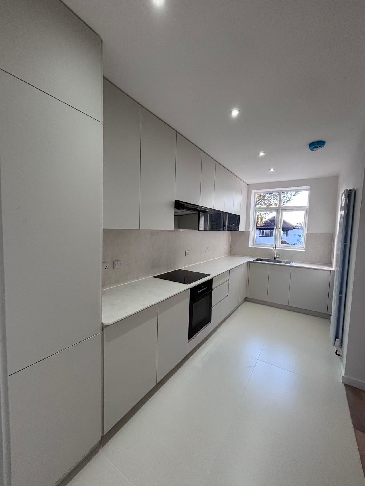 Flat Boston Road in Greater London