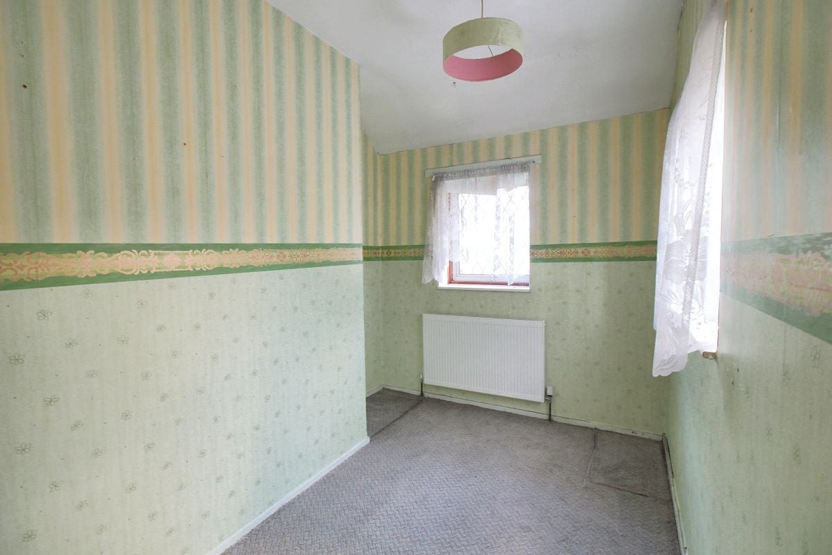 Room Sycamore Road in Strood