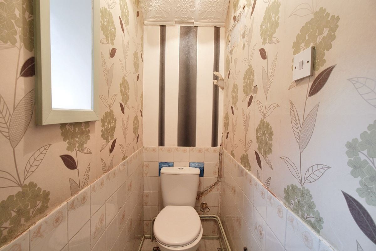 Room Sycamore Road in Strood