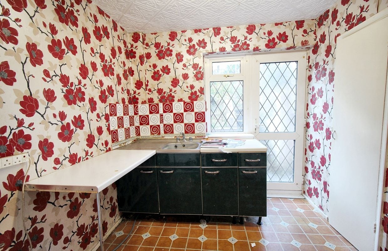 Room Sycamore Road in Strood