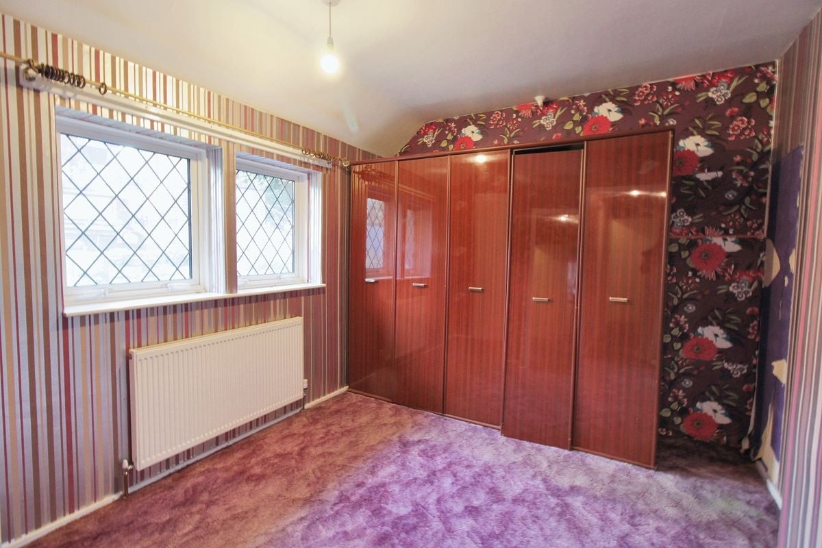 Room Sycamore Road in Strood