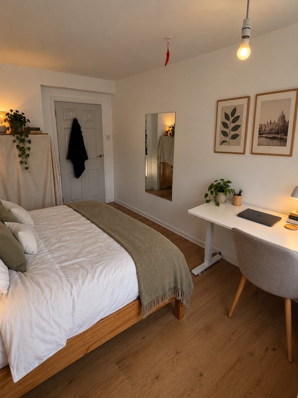 Room Gap Road in Greater London
