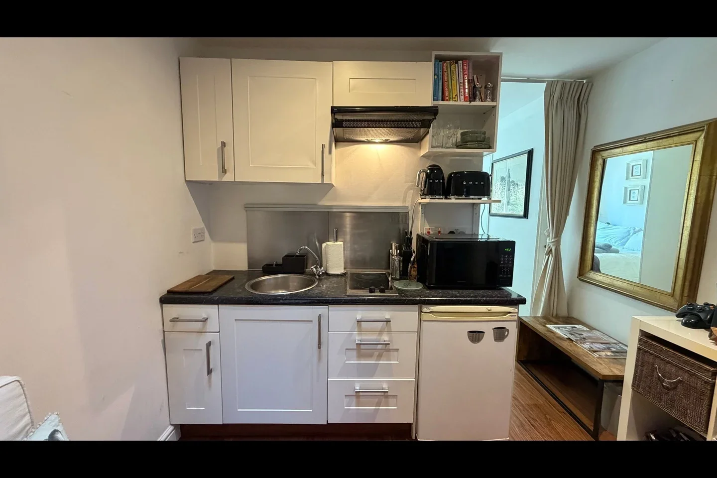 Flat Altenburg Gardens in Greater London