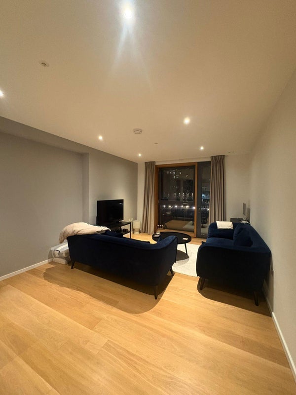 Room Glade Walk in Greater London
