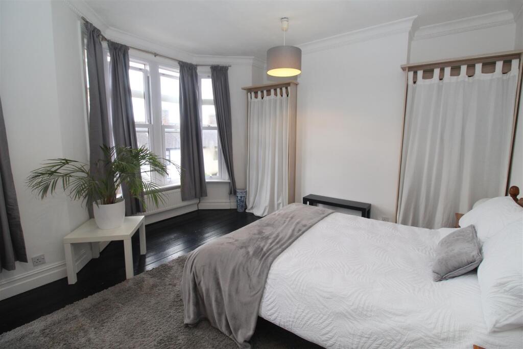 Room Burlington Terrace in Cardiff