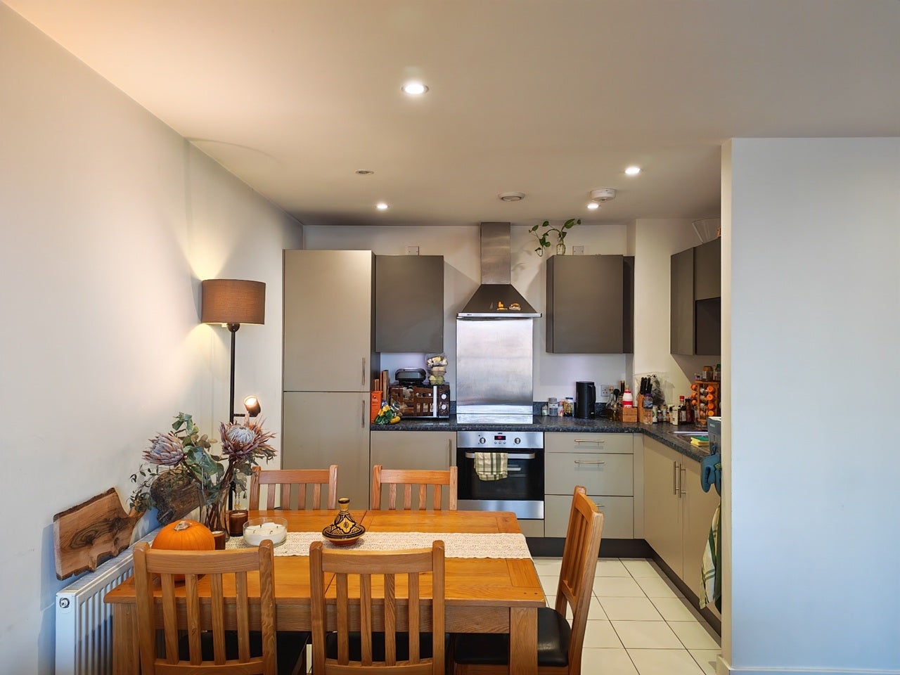 Flat Cordelia Street in Greater London