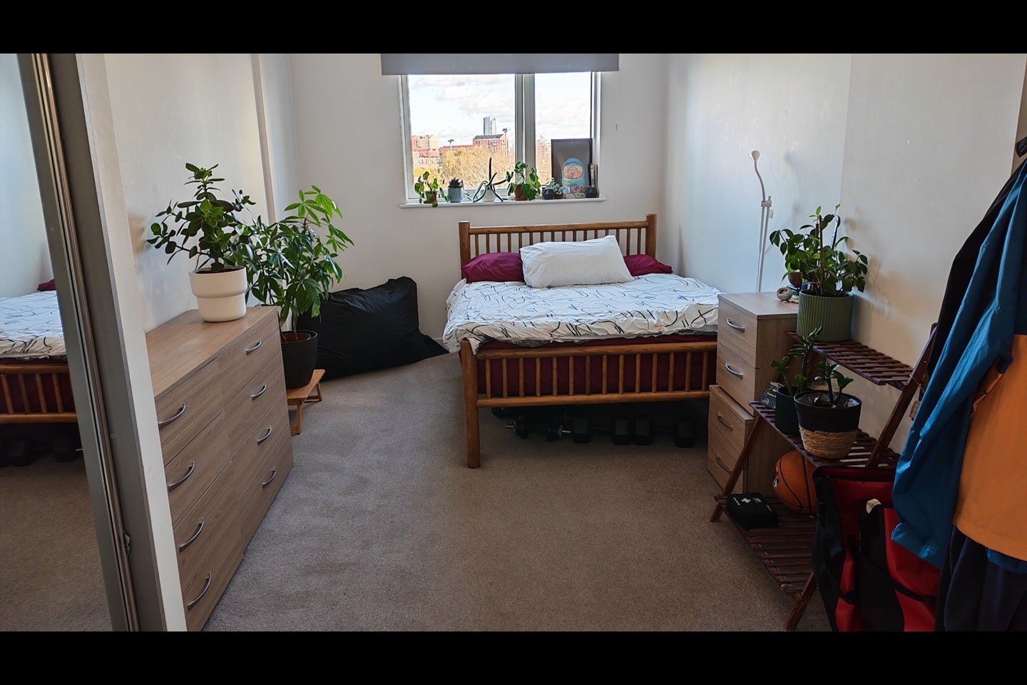Flat Cordelia Street in Greater London