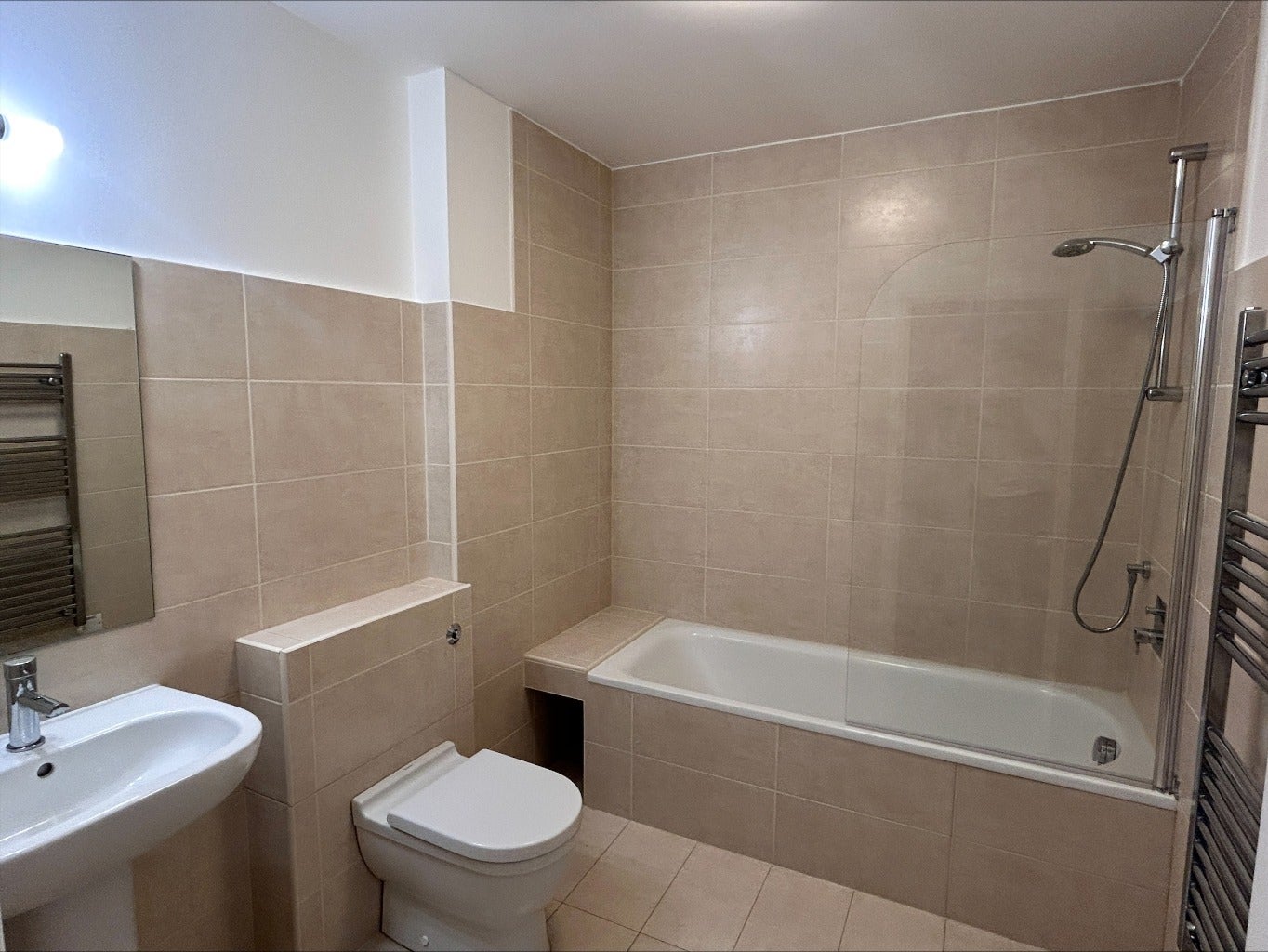 Flat Edith Road in Greater London