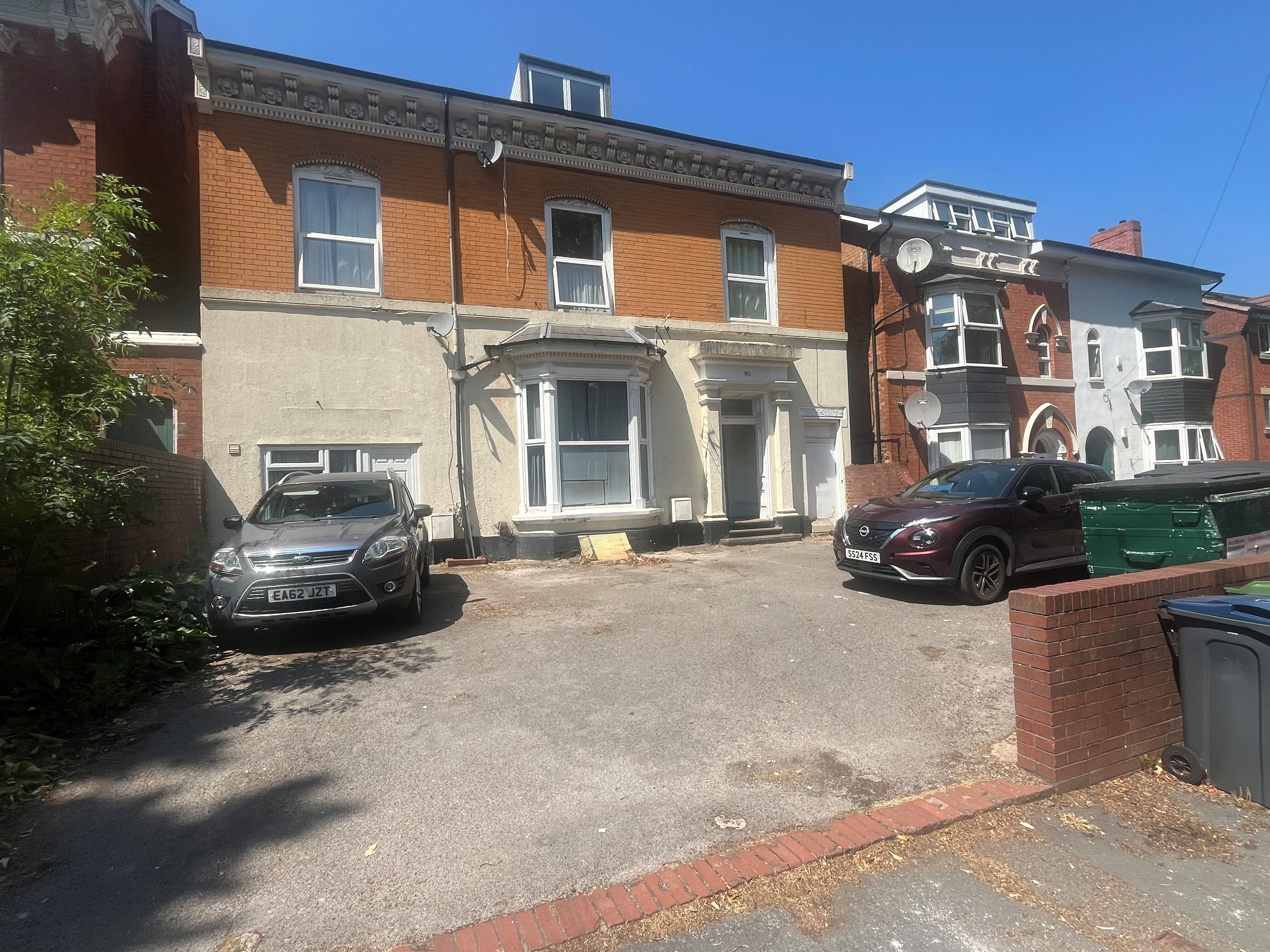 Flat Sovereign Way in Birmingham