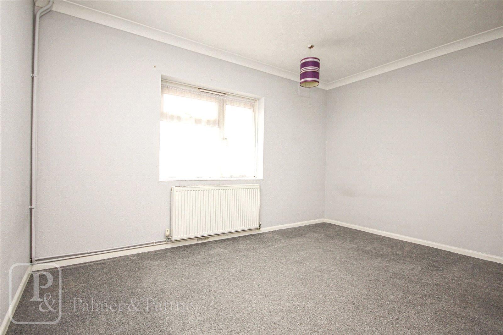 Flat Melbourne Road in Clacton-on-Sea