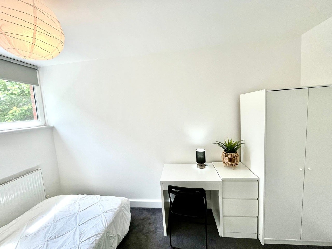 Room Buckland Street in Greater London