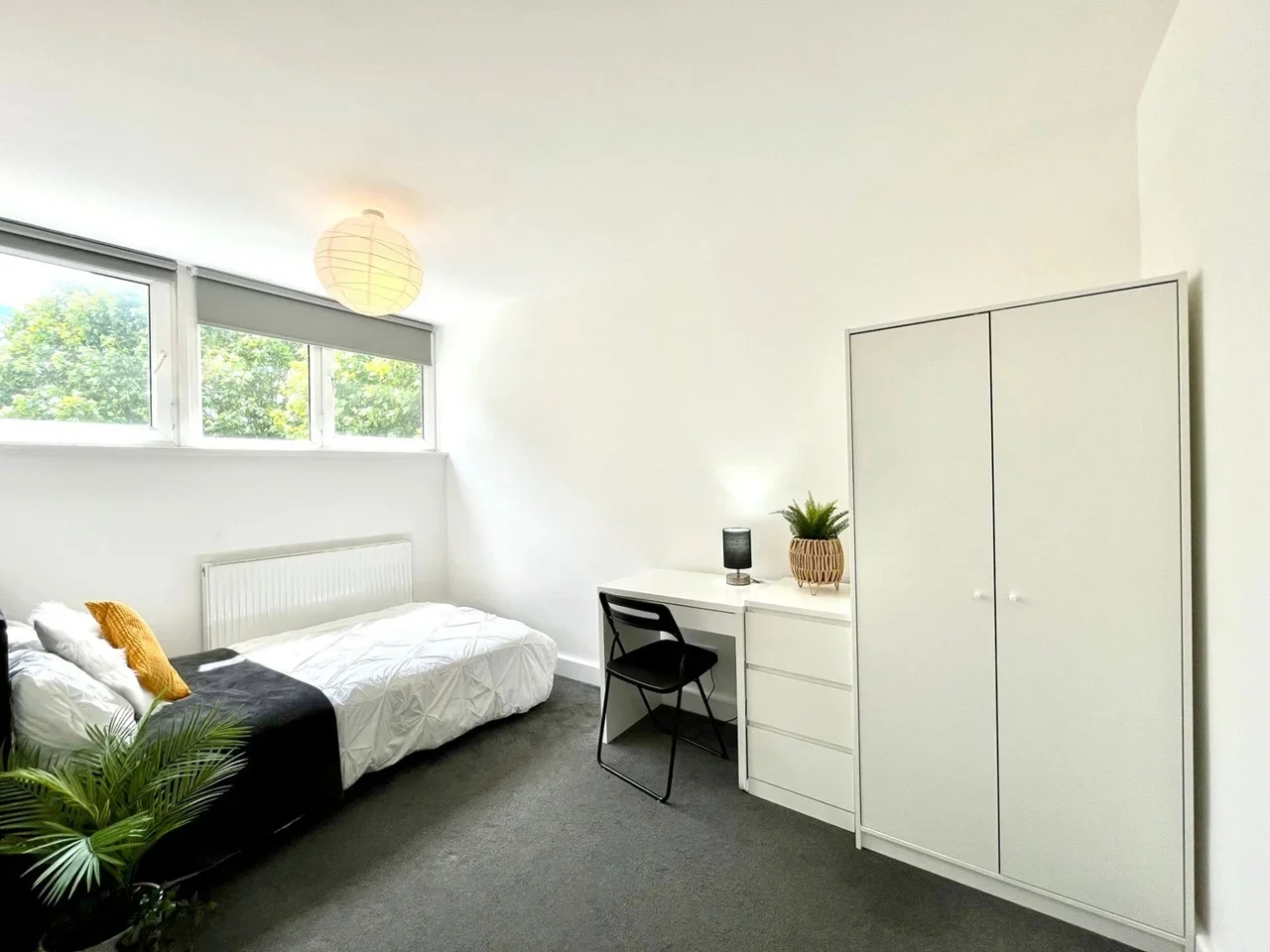 Room Buckland Street in Greater London