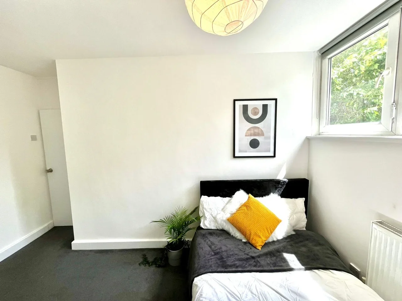 Room Buckland Street in Greater London