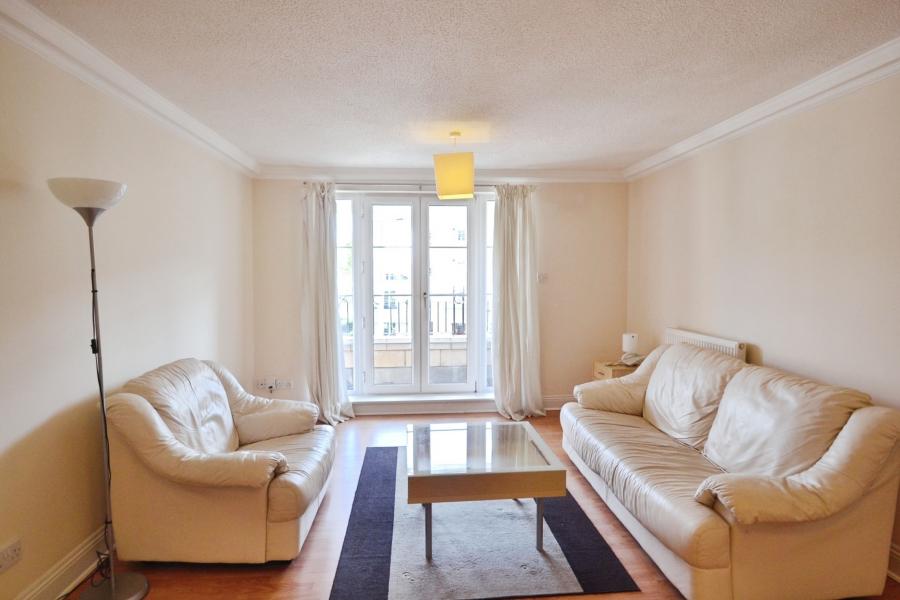 Flat Powderhall Brae in City of Edinburgh