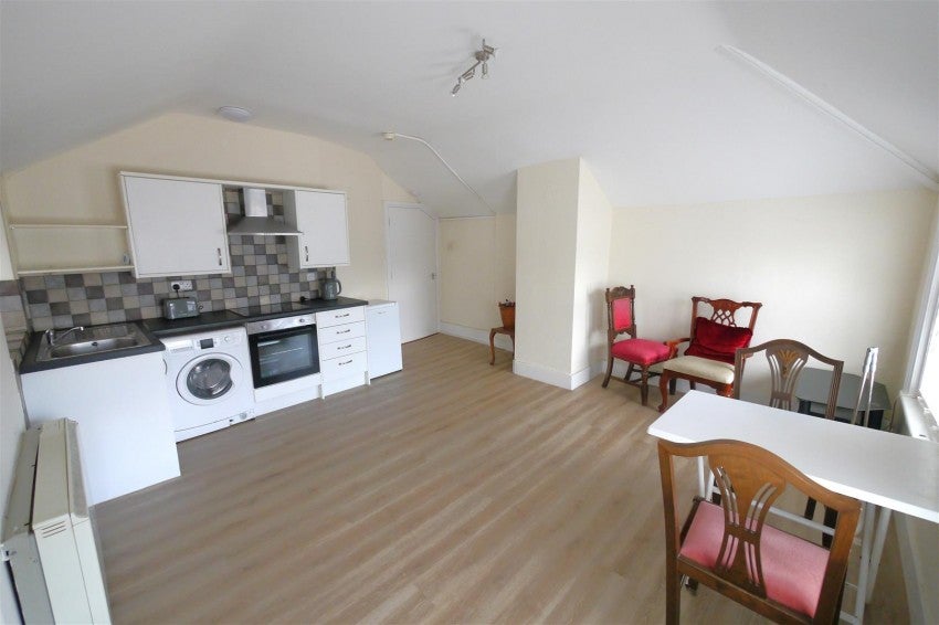 Flat Marine Parade in Worthing