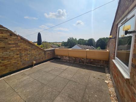 Flat Collyweston Road in Northampton