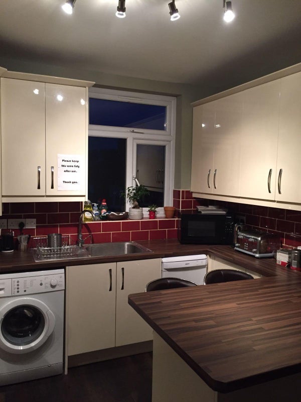 Room South Parade in Greater London