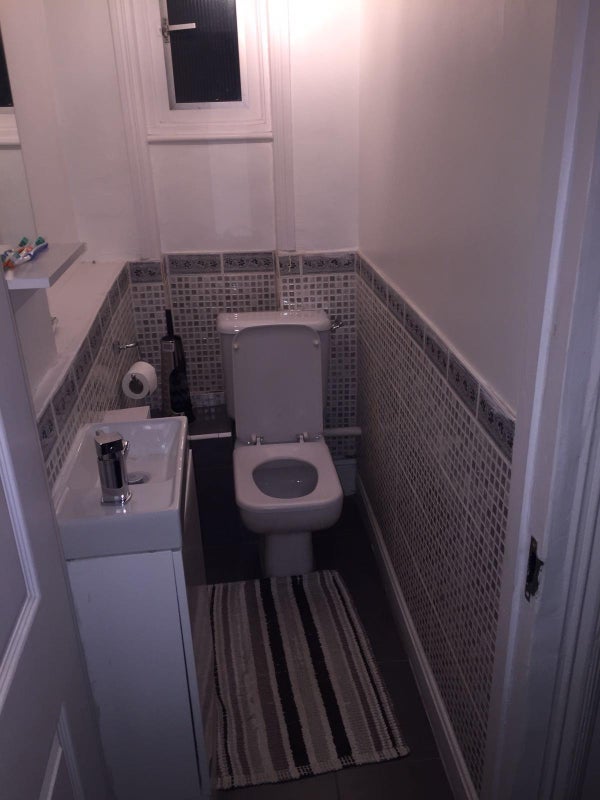 Room South Parade in Greater London