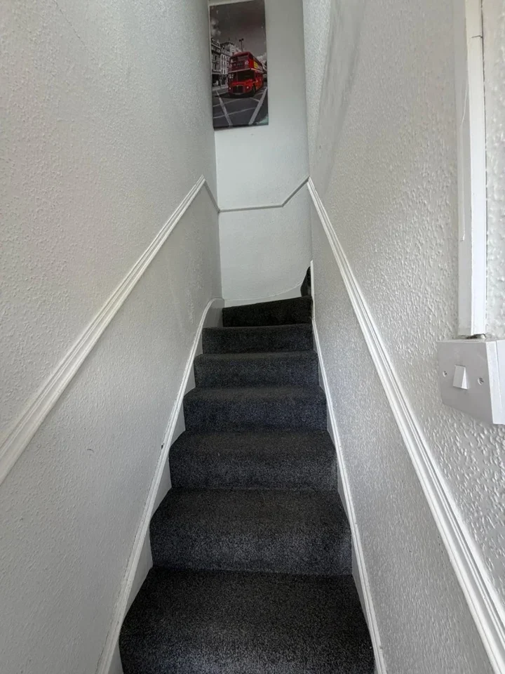 Flat West End Lane in Greater London