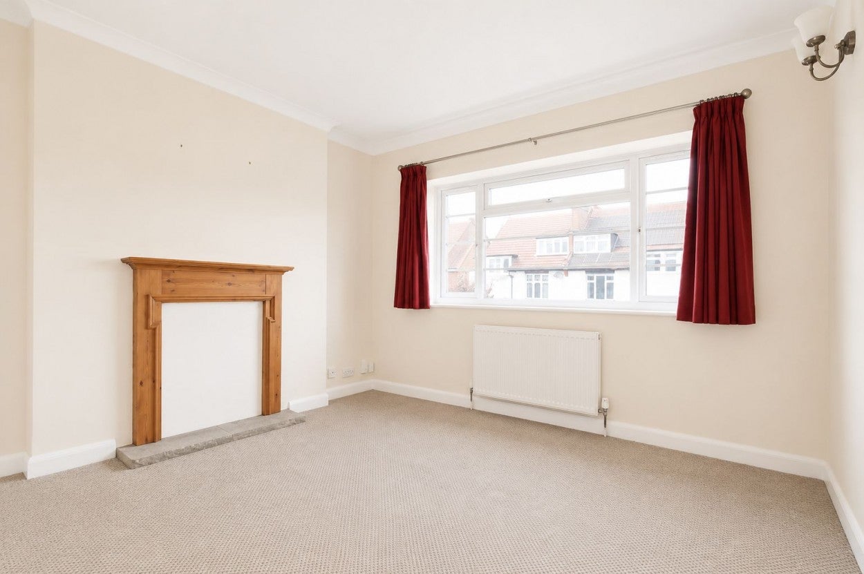 Flat Melbourne Road in Greater London