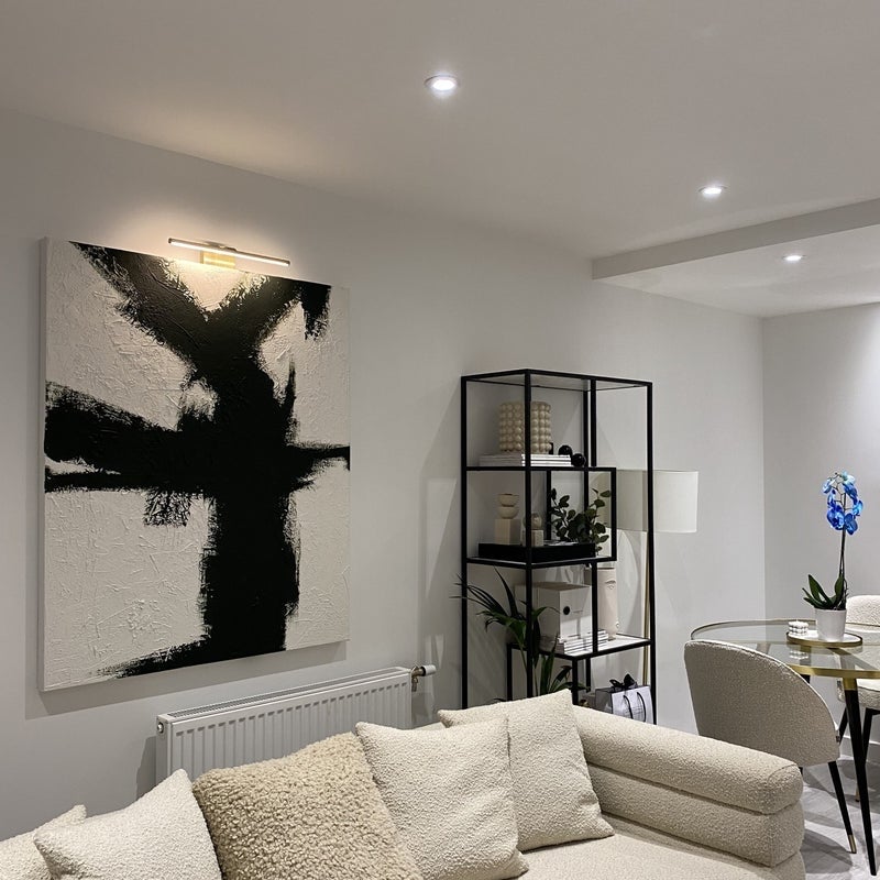 Flat Broadway in Greater London