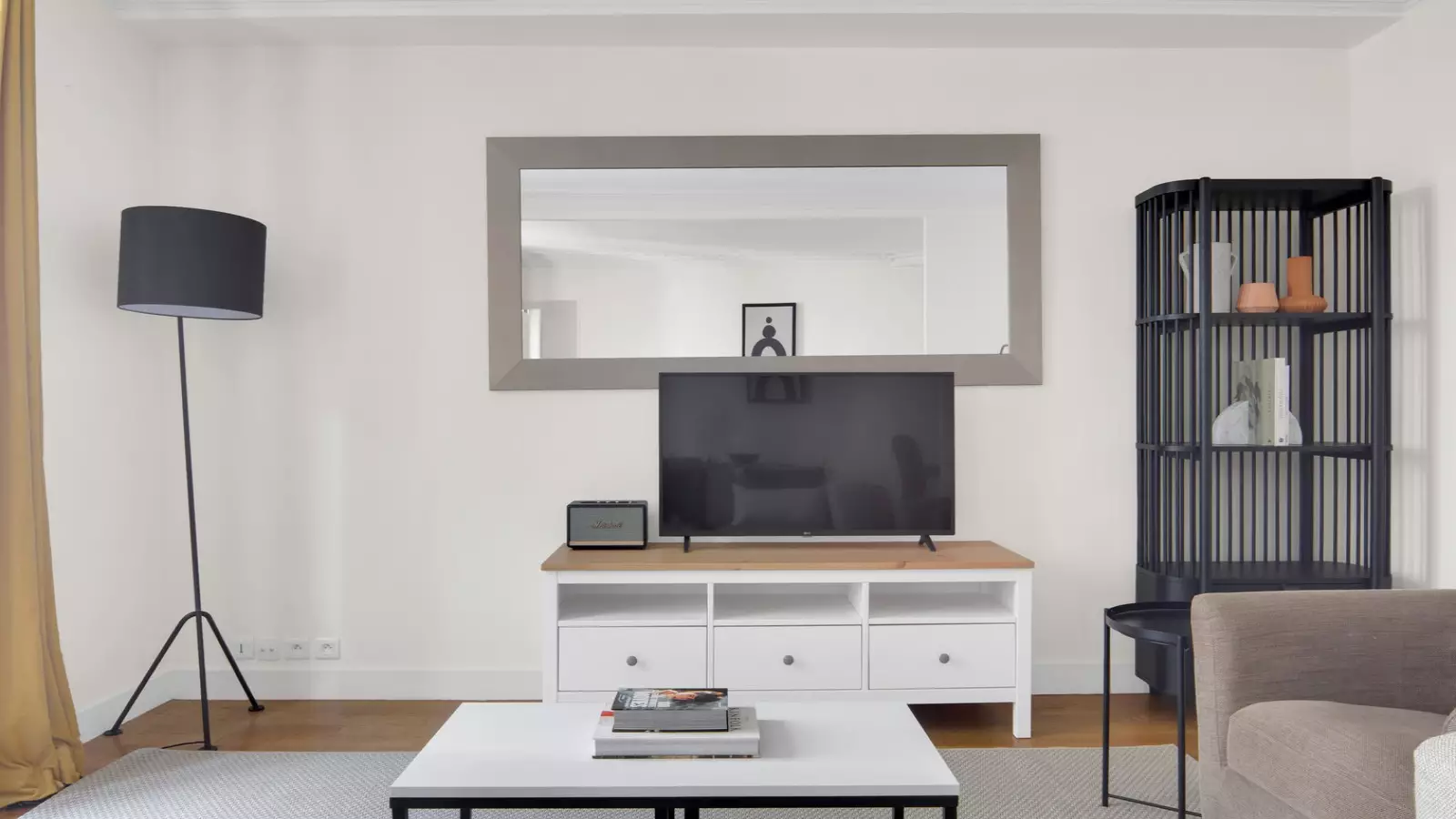 Flat Rue Claude-Rodier in Paris