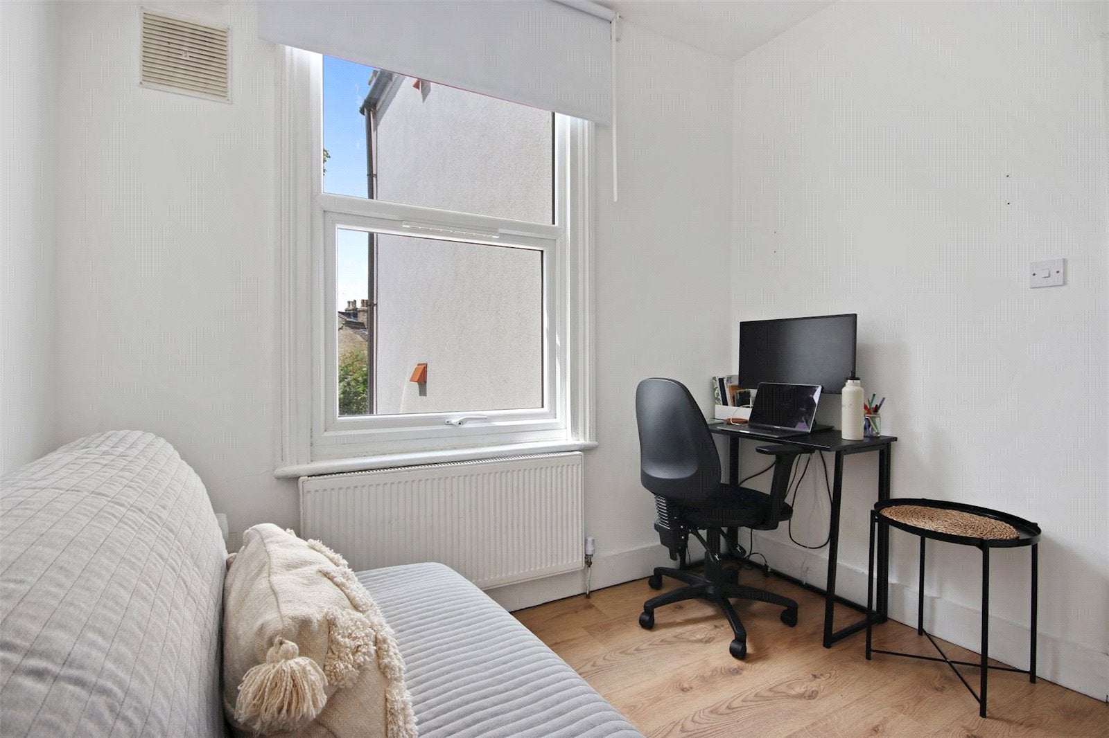 Flat Powerscroft Road in Greater London