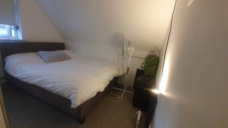 Room Golders Green Road in Greater London