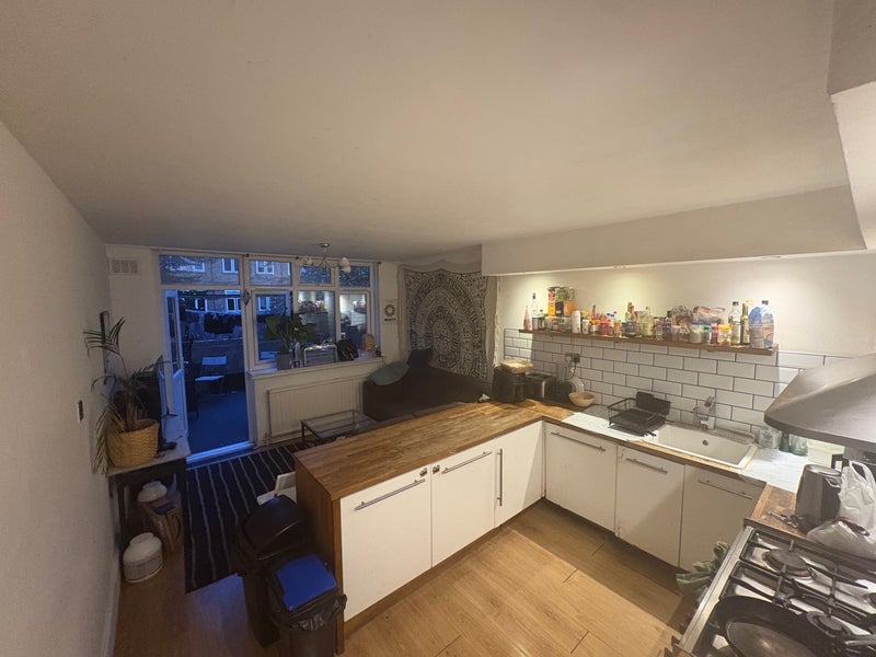 Room Kingsland Road in Greater London