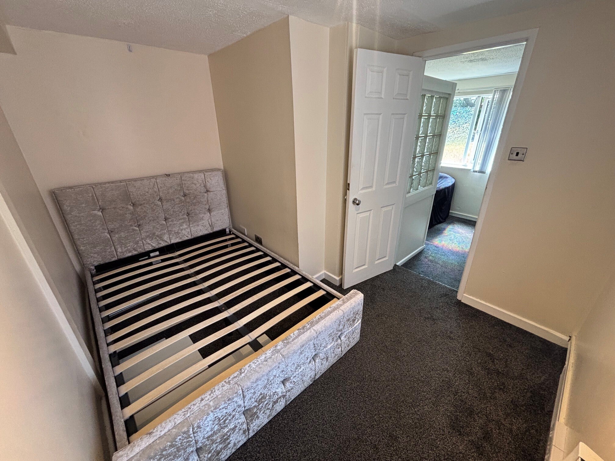 Flat Parkfield Road in Wolverhampton