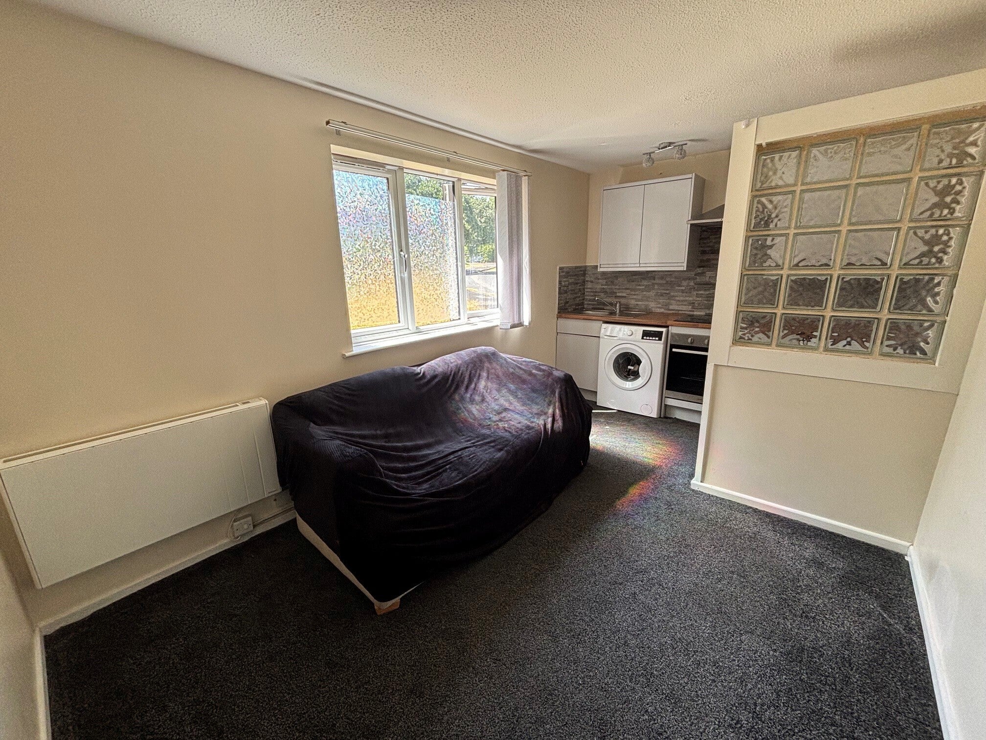 Flat Parkfield Road in Wolverhampton