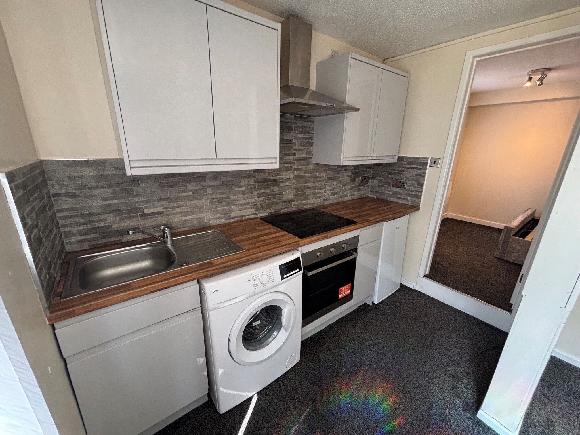 Flat Parkfield Road in Wolverhampton