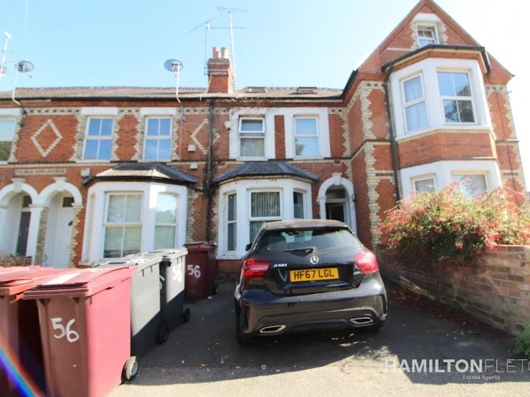 House Palmer Park Avenue in Reading