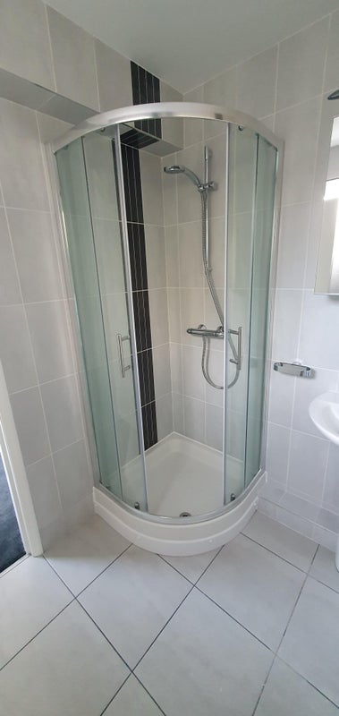 Room St Valerie Road in Bournemouth