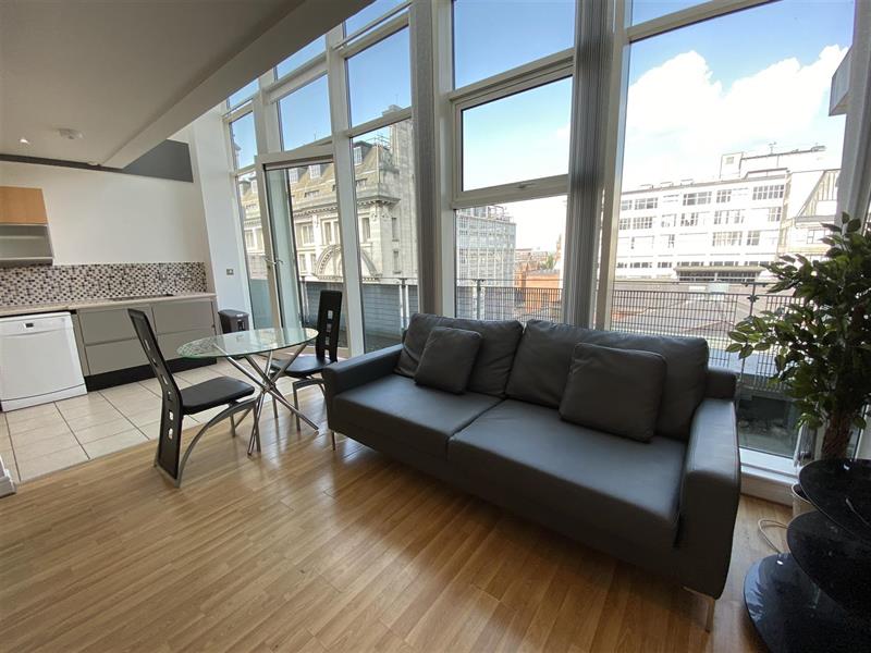 Flat Whitworth Street West in Manchester