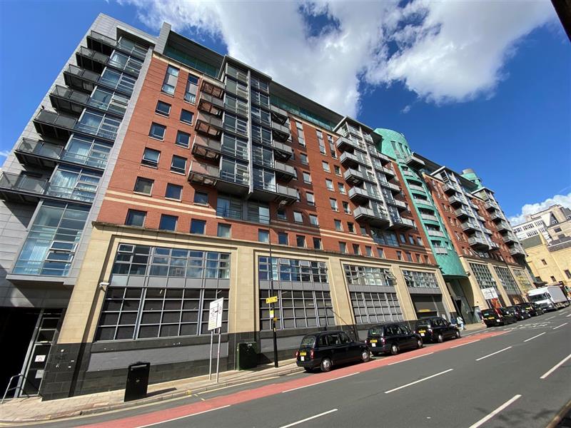 Flat Whitworth Street West in Manchester