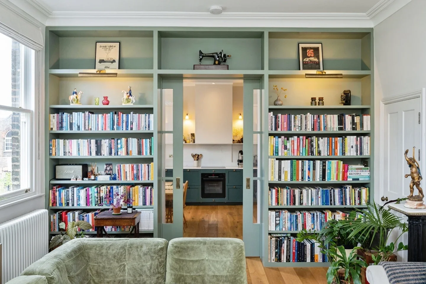 Flat Goulton Road in Greater London