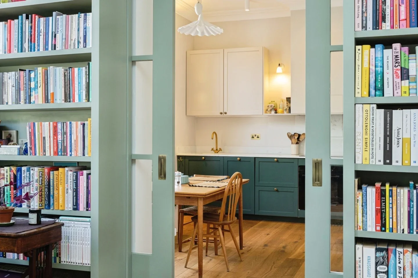 Flat Goulton Road in Greater London
