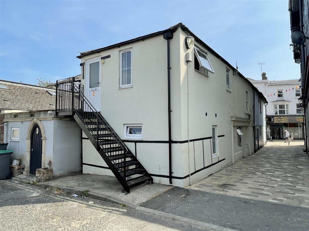 Flat St Martin's Lane in Arun